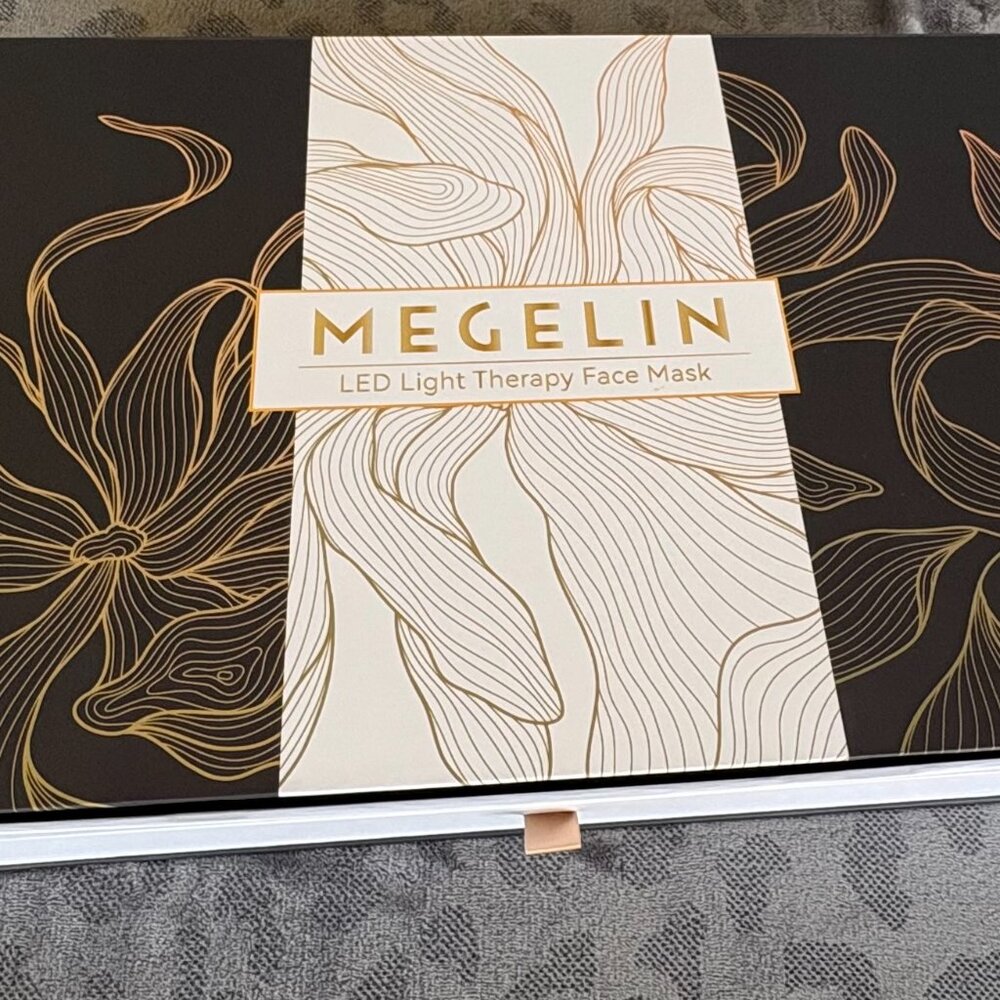 Megelin LED Light Therapy Face Mask For Face and Neck  Black Retail $259 - Picture 3 of 13